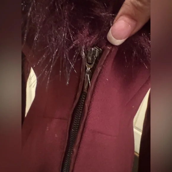 WHBM Elegant Burgundy Coat with Faux Fur REMOVEABLE Collar - Picture 7 of 17